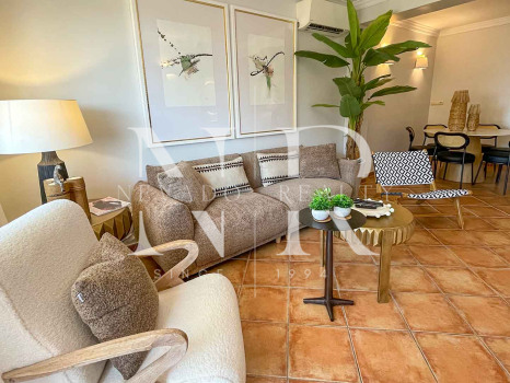 Renovated apartment on Ricardo Soriano with sea views for short-term rental.