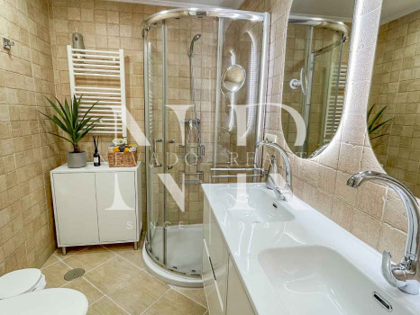 Renovated apartment on Ricardo Soriano with sea views for short-term rental.