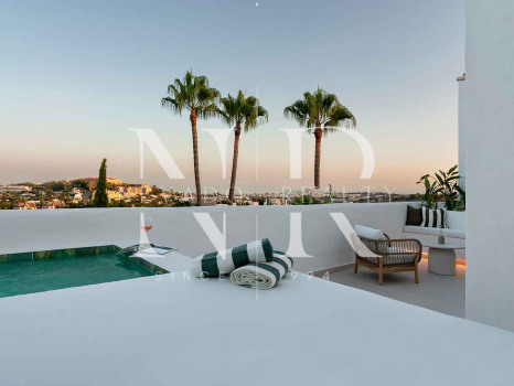 Penthouse à vendre dans le lotissement La Quinta Village avec vue sur la mer