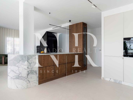 Penthouse à vendre dans le lotissement La Quinta Village avec vue sur la mer