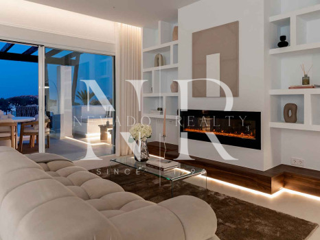 Penthouse à vendre dans le lotissement La Quinta Village avec vue sur la mer