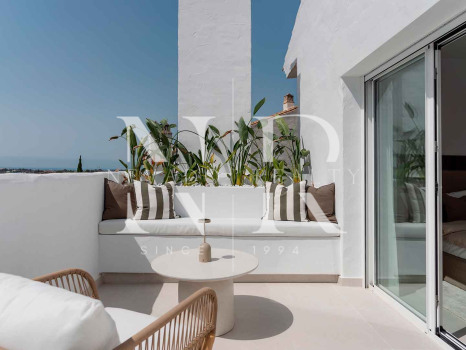 Penthouse à vendre dans le lotissement La Quinta Village avec vue sur la mer