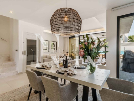 Semi-detached house for sale in Banús Bay Urbanization, just minutes from the beach