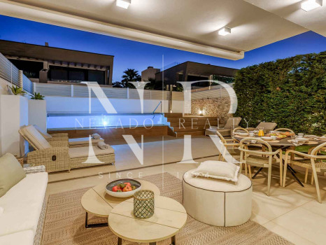 Semi-detached house for sale in Banús Bay Urbanization, just minutes from the beach