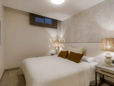 Maison jumelée à vendre dans l'urbanisation Banús Bay, à quelques minutes de la plage