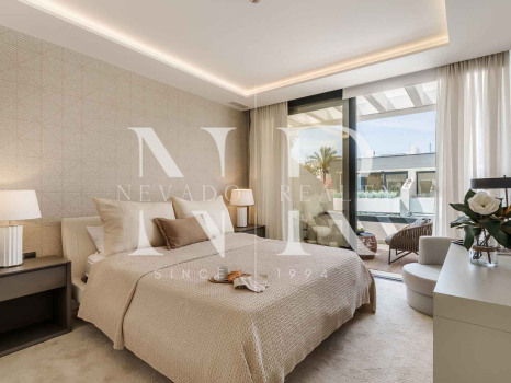 Semi-detached house for sale in Banús Bay Urbanization, just minutes from the beach