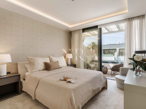 Maison jumelée à vendre dans l'urbanisation Banús Bay, à quelques minutes de la plage