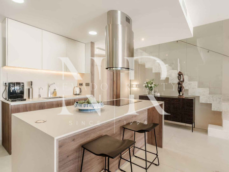 Semi-detached house for sale in Banús Bay Urbanization, just minutes from the beach