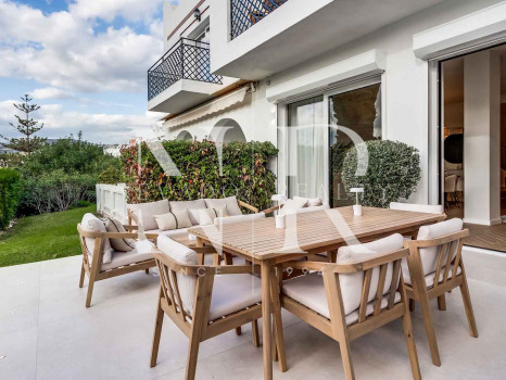 Maison mitoyenne entièrement rénovée à vendre dans le lotissement Los Potros