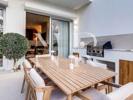 Maison mitoyenne entièrement rénovée à vendre dans le lotissement Los Potros