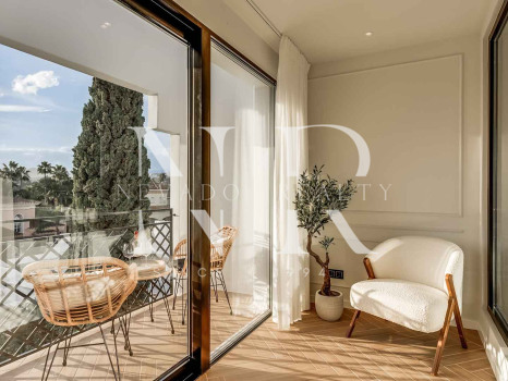 Maison mitoyenne entièrement rénovée à vendre dans le lotissement Los Potros
