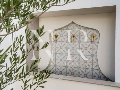 Maison mitoyenne entièrement rénovée à vendre dans le lotissement Los Potros