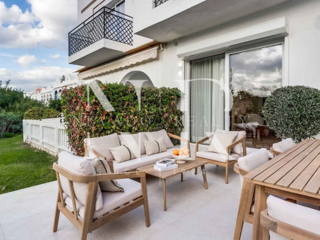 Maison mitoyenne entièrement rénovée à vendre dans le lotissement Los Potros