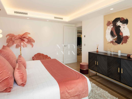 Villa en Aloha Golf en primera línea completamente reformada en venta
