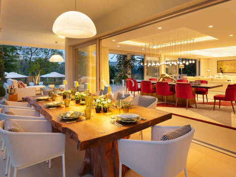 Villa en Aloha Golf en primera línea completamente reformada en venta