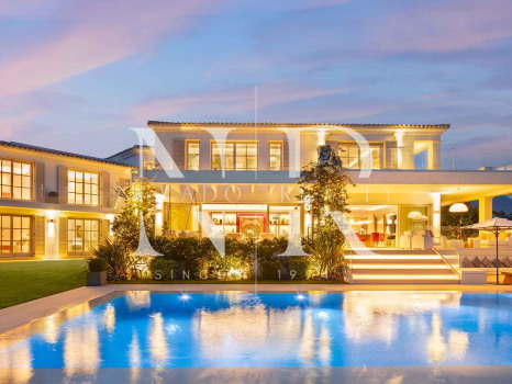 Villa en Aloha Golf en primera línea completamente reformada en venta