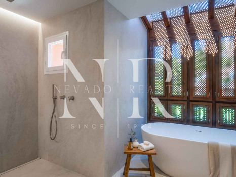 Penthouse entièrement rénové à vendre dans le complexe résidentiel Alminar de Marbella
