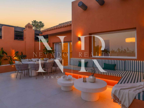 Penthouse entièrement rénové à vendre dans le complexe résidentiel Alminar de Marbella