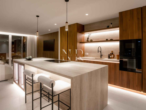 Completely renovated penthouse for sale in the Alminar de Marbella development