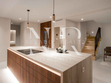 Penthouse entièrement rénové à vendre dans le complexe résidentiel Alminar de Marbella