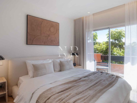 Completely renovated penthouse for sale in the Alminar de Marbella development