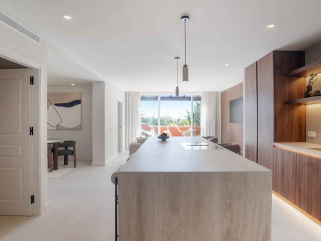 Completely renovated penthouse for sale in the Alminar de Marbella development