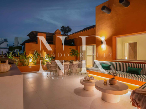 Penthouse entièrement rénové à vendre dans le complexe résidentiel Alminar de Marbella
