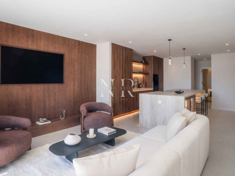 Completely renovated penthouse for sale in the Alminar de Marbella development