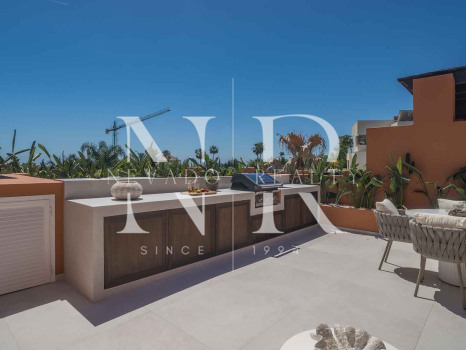 Penthouse entièrement rénové à vendre dans le complexe résidentiel Alminar de Marbella