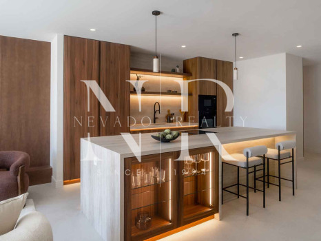 Penthouse entièrement rénové à vendre dans le complexe résidentiel Alminar de Marbella