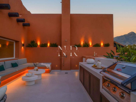 Completely renovated penthouse for sale in the Alminar de Marbella development