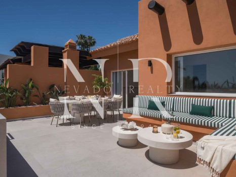 Penthouse entièrement rénové à vendre dans le complexe résidentiel Alminar de Marbella