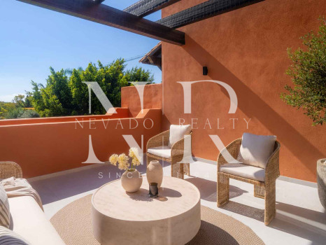 Penthouse entièrement rénové à vendre dans le complexe résidentiel Alminar de Marbella