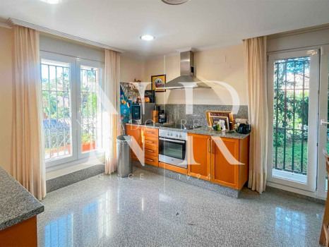 Villa jumelée à vendre dans le lotissement Santa Clara Golf avec vue sur la mer
