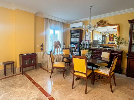 Villa jumelée à vendre dans le lotissement Santa Clara Golf avec vue sur la mer
