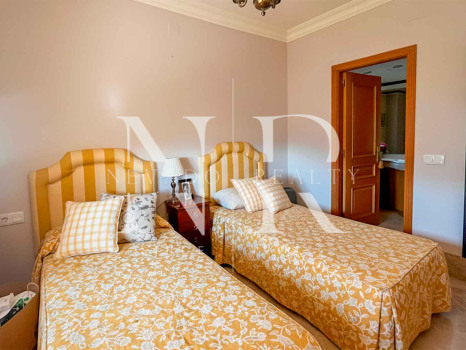 Villa jumelée à vendre dans le lotissement Santa Clara Golf avec vue sur la mer