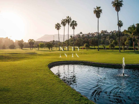Villa jumelée à vendre dans le lotissement Santa Clara Golf avec vue sur la mer