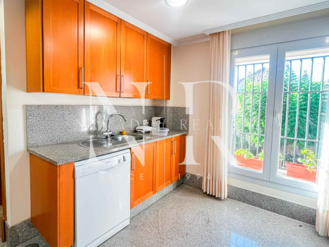 Villa jumelée à vendre dans le lotissement Santa Clara Golf avec vue sur la mer