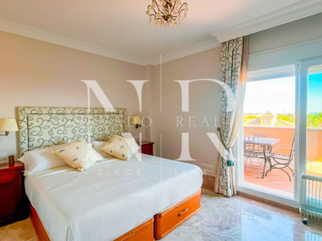 Villa jumelée à vendre dans le lotissement Santa Clara Golf avec vue sur la mer