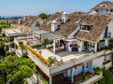 Ático en Urbanización Lomas del Rey completamente reformado en venta