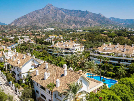 Ático en Urbanización Lomas del Rey completamente reformado en venta