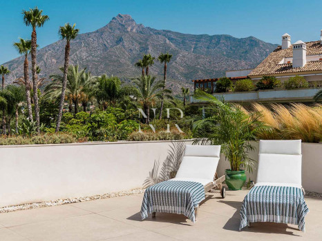 Ático en Urbanización Lomas del Rey completamente reformado en venta