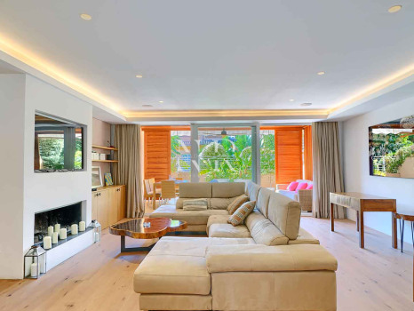Semi-detached villa for sale in Oasis de Nagüeles with a private pool