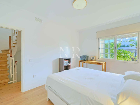 Semi-detached villa for sale in Oasis de Nagüeles with a private pool
