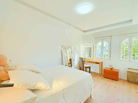 Semi-detached villa for sale in Oasis de Nagüeles with a private pool
