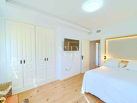 Semi-detached villa for sale in Oasis de Nagüeles with a private pool