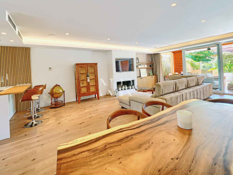 Semi-detached villa for sale in Oasis de Nagüeles with a private pool