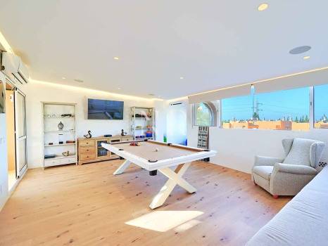 Semi-detached villa for sale in Oasis de Nagüeles with a private pool