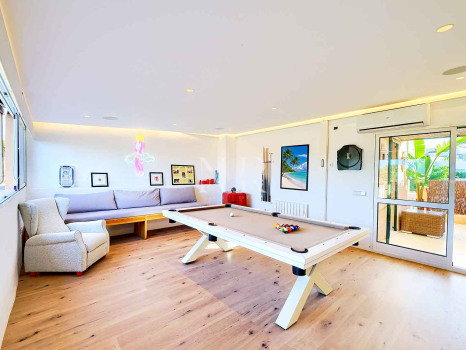 Semi-detached villa for sale in Oasis de Nagüeles with a private pool