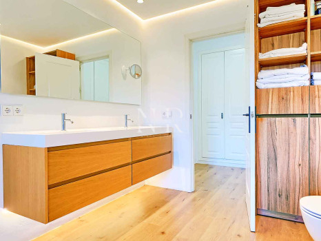 Semi-detached villa for sale in Oasis de Nagüeles with a private pool